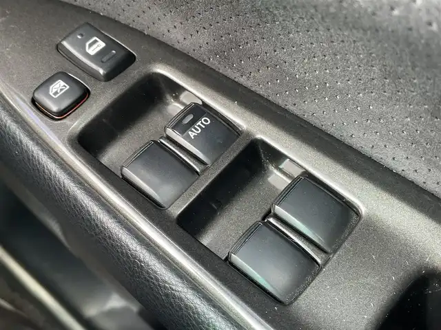 トヨタ マークⅡ グランデ iR－V フォーチュナ 千葉県 2001(平13)年 4.4万km グレーM ワンオーナー/フォーチュナ専用エアロ/フォーチュナ専用モデリスタ18インチアルミ/フォーチュナ専用グリル/サンルーフ/社外ポータブルナビ【AVIC-T07】/バックカメラ/純正CDチェンジャー/純正キセノンヘッドライト/フォグランプ/キーレスキー/運転席パワーシート/本革巻きステアリング/ヘッドライトレベライザー/タワーバー/新車時保証書＆取扱説明書