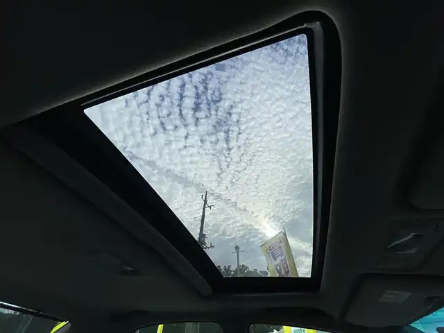 トヨタ マークⅡ グランデ iR－V フォーチュナ 千葉県 2001(平13)年 4.4万km グレーM ワンオーナー/フォーチュナ専用エアロ/フォーチュナ専用モデリスタ18インチアルミ/フォーチュナ専用グリル/サンルーフ/社外ポータブルナビ【AVIC-T07】/バックカメラ/純正CDチェンジャー/純正キセノンヘッドライト/フォグランプ/キーレスキー/運転席パワーシート/本革巻きステアリング/ヘッドライトレベライザー/タワーバー/新車時保証書＆取扱説明書