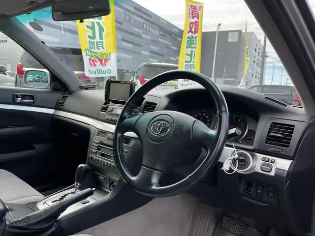 トヨタ マークⅡ グランデ iR－V フォーチュナ 千葉県 2001(平13)年 4.4万km グレーM ワンオーナー/フォーチュナ専用エアロ/フォーチュナ専用モデリスタ18インチアルミ/フォーチュナ専用グリル/サンルーフ/社外ポータブルナビ【AVIC-T07】/バックカメラ/純正CDチェンジャー/純正キセノンヘッドライト/フォグランプ/キーレスキー/運転席パワーシート/本革巻きステアリング/ヘッドライトレベライザー/タワーバー/新車時保証書＆取扱説明書