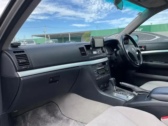 トヨタ マークⅡ グランデ iR－V フォーチュナ 千葉県 2001(平13)年 4.4万km グレーM ワンオーナー/フォーチュナ専用エアロ/フォーチュナ専用モデリスタ18インチアルミ/フォーチュナ専用グリル/サンルーフ/社外ポータブルナビ【AVIC-T07】/バックカメラ/純正CDチェンジャー/純正キセノンヘッドライト/フォグランプ/キーレスキー/運転席パワーシート/本革巻きステアリング/ヘッドライトレベライザー/タワーバー/新車時保証書＆取扱説明書