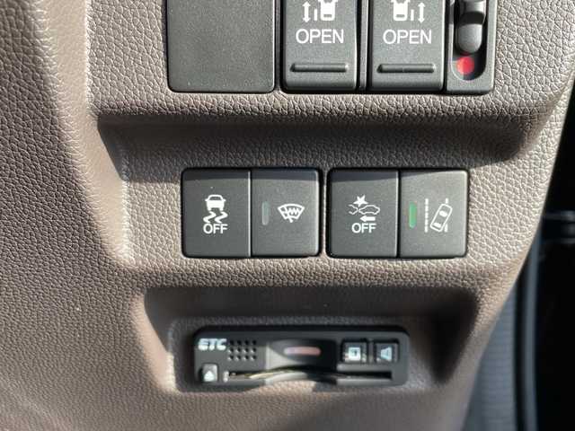 ホンダ フリード G ホンダセンシング 愛媛県 2019(令1)年 3万km プレミアムスパークルブラックパール 純正９インチナビ/Bluetooth/CD/DVD/フルセグ/SD/ホンダセンシング/ドライブレコーダー前後/クルーズコントロール追従あり/ビルトインETC/両側パワースライドドア/レザーシートカバー/サンシェード/純正フロアマット/オートLEDヘッドライト/スマートキー/スペアキー/保証書/取扱説明書/メンテナンスノート