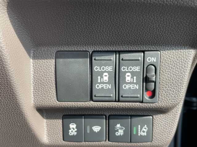 ホンダ フリード G ホンダセンシング 愛媛県 2019(令1)年 3万km プレミアムスパークルブラックパール 純正９インチナビ/Bluetooth/CD/DVD/フルセグ/SD/ホンダセンシング/ドライブレコーダー前後/クルーズコントロール追従あり/ビルトインETC/両側パワースライドドア/レザーシートカバー/サンシェード/純正フロアマット/オートLEDヘッドライト/スマートキー/スペアキー/保証書/取扱説明書/メンテナンスノート