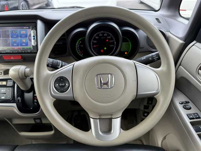 ホンダ Ｎ ＢＯＸ ＋ G Lパッケージ 青森県 2014(平26)年 3.4万km カトラリーシルバーM ・４WD/・純正ナビ/・FM/AM/CD/・片側スライドドア/・横滑り抑制装置/・アイドリングストップ/・プッシュスタート/・シガーソケット/・ECONボタン/・ステアリングスイッチ/・純正フロアマット/・純正AW14インチ装着/・ドアバイザー/・オートライト/・保証書・取説あり