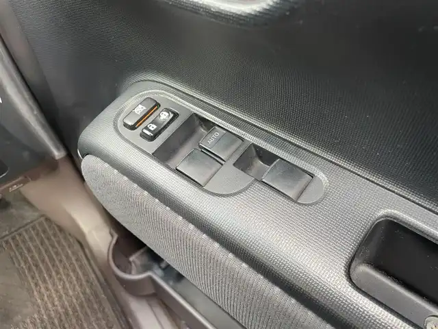 トヨタ スペイド F 兵庫県 2015(平27)年 8.1万km ホワイトパールクリスタルシャイン (株)IDOMが運営する【じしゃロン神戸名谷店】の自社ローン専用車両になりますこちらは現金またはオートローンご利用時の価格です。自社ローンご希望の方は別途その旨お申付け下さい/純正ナビ/(CD/ワンセグTV/Bluetooth/SD/AUX)/バックカメラ/前後ドライブレコーダー/片側パワースライドドア/禁煙車/横滑り防止装置/スマートキー/プッシュスタート/アイドリングストップ/ステアリングスイッチ/ウィンカーミラー/電動格納ミラー/社外15インチアルミホイール/純正フロアマット