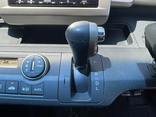 ホンダ フリード スパイク ハイブリット ジャストセレクション 熊本県 2013(平25)年 8.7万km プレミアムスパークルブラックパール (株)IDOMが運営する【じしゃロン熊本店】の自社ローン専用車両になりますこちらは現金またはオートローンご利用時の価格です。自社ローンご希望の方は別途その旨お申付け下さい/純正ナビ　/バックカメラ　/片側パワースライドドア　/クルーズコントローラー　/ドライブレコーダー　/ＥＴＣ　/ＨＩＤヘッドライト　/ダブルエアバッグ　/スマートキー