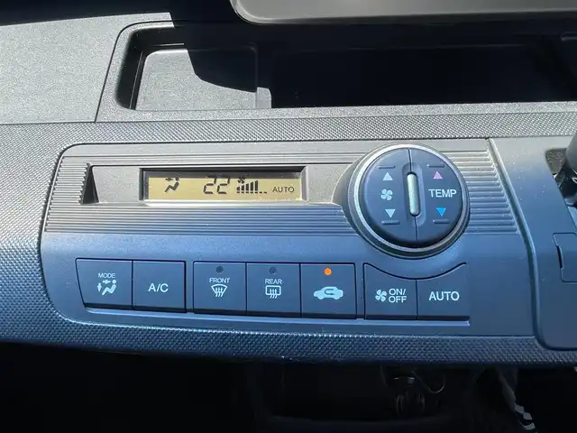 ホンダ フリード スパイク ハイブリット ジャストセレクション 熊本県 2013(平25)年 8.7万km プレミアムスパークルブラックパール (株)IDOMが運営する【じしゃロン熊本店】の自社ローン専用車両になりますこちらは現金またはオートローンご利用時の価格です。自社ローンご希望の方は別途その旨お申付け下さい/純正ナビ　/バックカメラ　/片側パワースライドドア　/クルーズコントローラー　/ドライブレコーダー　/ＥＴＣ　/ＨＩＤヘッドライト　/ダブルエアバッグ　/スマートキー