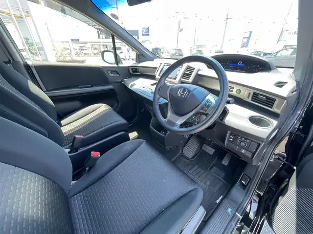 ホンダ フリード スパイク ハイブリット ジャストセレクション 熊本県 2013(平25)年 8.7万km プレミアムスパークルブラックパール (株)IDOMが運営する【じしゃロン熊本店】の自社ローン専用車両になりますこちらは現金またはオートローンご利用時の価格です。自社ローンご希望の方は別途その旨お申付け下さい/純正ナビ　/バックカメラ　/片側パワースライドドア　/クルーズコントローラー　/ドライブレコーダー　/ＥＴＣ　/ＨＩＤヘッドライト　/ダブルエアバッグ　/スマートキー