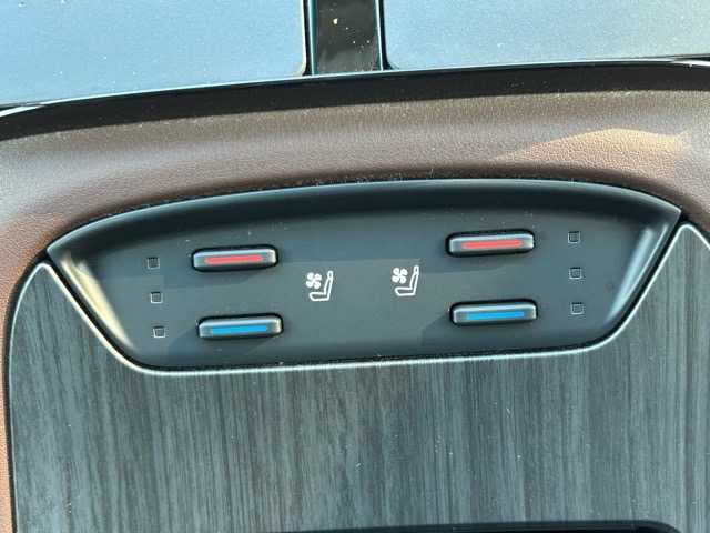 トヨタ ハリアー ハイブリッド Z レザーパッケージ 千葉県 2021(令3)年 2.1万km ホワイトパールクリスタルシャイン 純正ナビ/フルセグTV/Bluetooth接続/Miracast/AUX/USB端子/ETC2.0/パノラミックビューモニター/パワーバックドア/レーダークルーズコントロール/前席シートヒーター/前席エアシート/ステアリングヒーター/デジタルインナーミラー/衝突被害軽減ブレーキ/横滑り防止装置/レーンキープアシスト/リアクロストラフィックアラート/ロードサインアシスト/先行車発進告知/クリアランスソナー/オートライト/オートハイビーム/電動格納ウィンカーミラー/プッシュスタート/スマートキー/スペアキー/LEDヘッドライト/純正アルミホイール/純正フロアマット/保証書