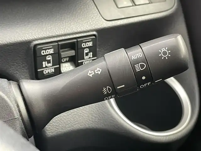 トヨタ シエンタ ファンベースG 愛知県 2019(令1)年 2万km ブラックマイカ/センシュアルレッドマイカ /禁煙車//純正HDDナビ(NHDN-W56)//バックカメラ//ETC//トヨタセーフティセンス//プリクラッシュセーフティ//レーンディパーチャーアラート//オートハイビーム//インテリジェントクリアランスソナー//LEDヘッドライト//オートライト//両側パワースライドドア//上級ファブリックシート//純正フロアマット//純正ドアバイザー//革巻きステアリング//ステアリングスイッチ//プッシュスタート//電動格納ミラーウィンカー