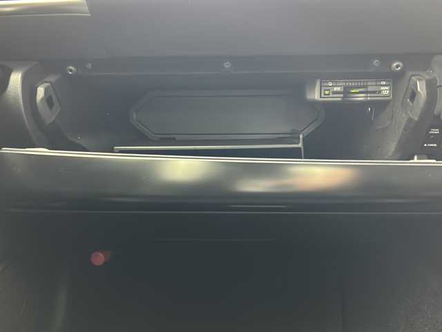 レクサス ＩＳ 300h 宮城県 2013(平25)年 4万km プラチナムシルバーメタリック 純正ナビ/(AM/FM/SD/USB/BT/VTR/AUX/TV/CD/DVD/Blu-ray)/バックカメラ/ビルトインETC/クルーズコントロール/ハーフレザー/シートヒーター/パワーシート/ステアリングヒーター/パドルシフト/プッシュスタート/スマートキー/オートライト/LEDヘッドライト/フォグランプ/ヘッドライトレベライザー/ドアバイザー/純正フロアマット/純正17インチアルミホイール