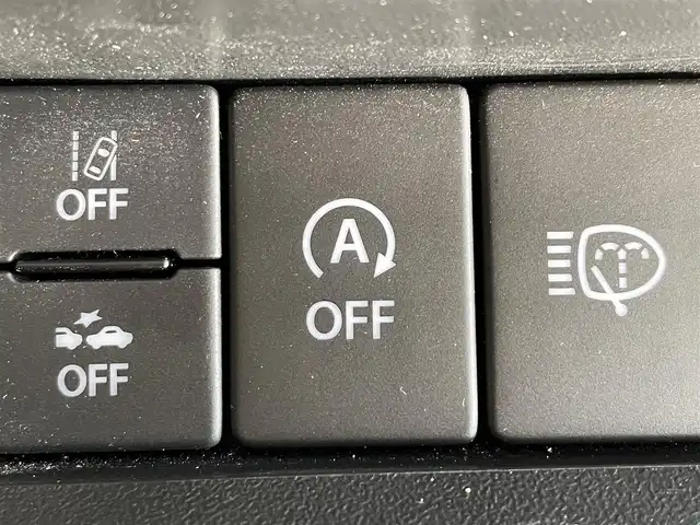 スズキ ジムニー XC 岩手県 2023(令5)年 1.4万km ピュアホワイトP ワンオーナー/パートタイム４WD/ターボ/スズキセーフティサポート/デュアルセンサーブレーキサポート/車線逸脱警報/誤発進抑制機能/ハイビームアシスト/先行車発信お知らせ機能/標識認識機能/クルーズコントロール/ヒルディセントコントロール/ヒルホールドアシスト/ブレーキLSDトラクションコントロール/横滑り防止装置/アイドリングストップ/社外テールレンズ/ミラー型ドライブレコーダー/オートエアコン/ヒーター付きドアミラー/LEDヘッドライト/LEDフォグライト/純正16インチアルミホイール/純正ゴムマット