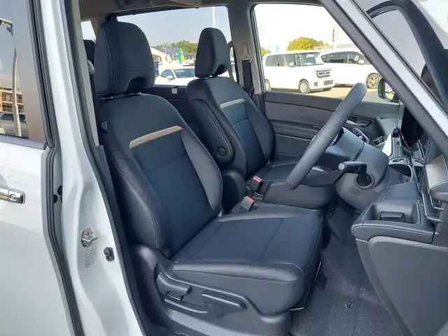 日産 セレナ e－パワー ハイウェイスター V 東京都 2025(令7)年 0.1千km プリズムホワイト 登録済未使用車/純正12.3インチカラーディスプレイ/アラウンドビューモニター/プロパイロット/後席専用モニター(HDMI接続)/インテリジェントルームミラー/前後ドライブレコーダー/両側電動スライドドア/ビルトインETC2.0/衝突軽減ブレーキ/レーンキープアシスト/ブラインドスポットモニター/オートマチックハイビーム/コーナーセンサー/置くだけワイヤレス充電器/後席サンシェード/LEDヘッドライト/スマートキー/スペアキー×１