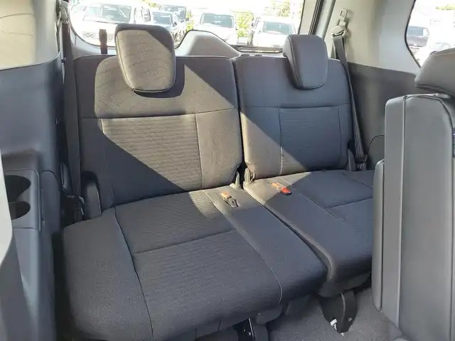 日産 セレナ e－パワー ハイウェイスター V 東京都 2025(令7)年 0.1千km プリズムホワイト 登録済未使用車/純正12.3インチカラーディスプレイ/アラウンドビューモニター/プロパイロット/後席専用モニター(HDMI接続)/インテリジェントルームミラー/前後ドライブレコーダー/両側電動スライドドア/ビルトインETC2.0/衝突軽減ブレーキ/レーンキープアシスト/ブラインドスポットモニター/オートマチックハイビーム/コーナーセンサー/置くだけワイヤレス充電器/後席サンシェード/LEDヘッドライト/スマートキー/スペアキー×１