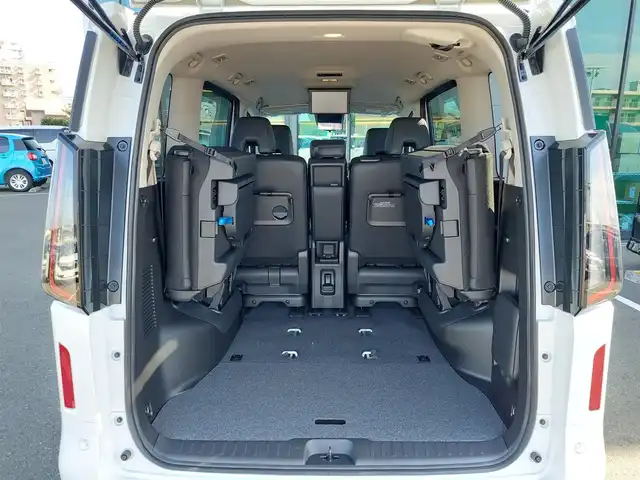 日産 セレナ e－パワー ハイウェイスター V 東京都 2025(令7)年 0.1千km プリズムホワイト 登録済未使用車/純正12.3インチカラーディスプレイ/アラウンドビューモニター/プロパイロット/後席専用モニター(HDMI接続)/インテリジェントルームミラー/前後ドライブレコーダー/両側電動スライドドア/ビルトインETC2.0/衝突軽減ブレーキ/レーンキープアシスト/ブラインドスポットモニター/オートマチックハイビーム/コーナーセンサー/置くだけワイヤレス充電器/後席サンシェード/LEDヘッドライト/スマートキー/スペアキー×１