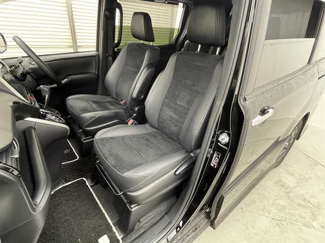 トヨタ ヴォクシー ZS 煌Ⅲ 岐阜県 2020(令2)年 5.4万km ブラック 純正ナビ［NSZN-Z68T］/フルセグ再生可/両側パワースライドドア/TOYOTA Safety Sense/・プリクラッシュセーフティ/・フロントクロストラフィックアラート/・レーンチェンジアシスト/・プロアクティブドライビングアシスト/・オートマチックハイビーム/・レーントレーシングアシスト/ハーフレザーシート/バックカメラ/純正フロアマット/純正アルミホイール/ビルトインETC