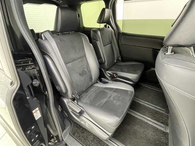 トヨタ ヴォクシー ZS 煌Ⅲ 岐阜県 2020(令2)年 5.4万km ブラック 純正ナビ［NSZN-Z68T］/フルセグ再生可/両側パワースライドドア/TOYOTA Safety Sense/・プリクラッシュセーフティ/・フロントクロストラフィックアラート/・レーンチェンジアシスト/・プロアクティブドライビングアシスト/・オートマチックハイビーム/・レーントレーシングアシスト/ハーフレザーシート/バックカメラ/純正フロアマット/純正アルミホイール/ビルトインETC