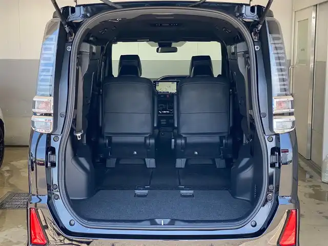 トヨタ ヴォクシー ZS 煌Ⅲ 岐阜県 2020(令2)年 5.4万km ブラック 特別仕様車/純正10インチナビ（OP）/（フルセグTV/CD/DVD/Bluetooth）/バックカメラ/トヨタセーフティセンス/・プリクラッシュセーフティ【PCS】/・オートマチックハイビーム【AHB】/・レーンディパーチャーアラート【LDA】/クルーズコントロール/クリアランスソナー前後/両側パワースライドドア/Bi-Beam LEDヘッドライト/革巻きステアリング/MTモード付AT/リヤオートエアコン/純正16インチAW/純正フロアマット/純正ドアバイザー/純正ビルトインETC/スマートキー×2