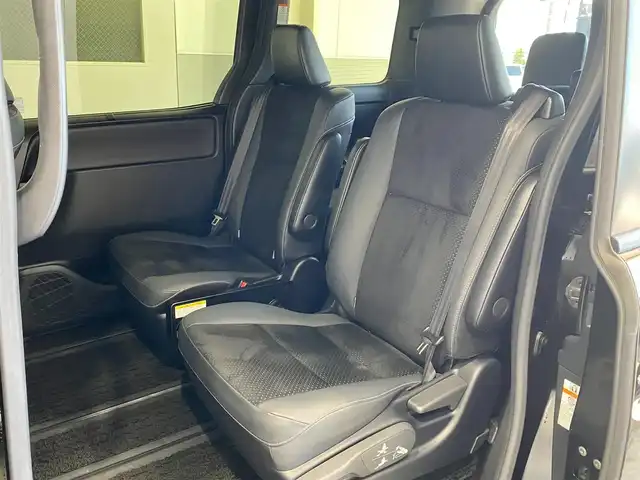 トヨタ ヴォクシー ZS 煌Ⅲ 岐阜県 2020(令2)年 5.4万km ブラック 特別仕様車/純正10インチナビ（OP）/（フルセグTV/CD/DVD/Bluetooth）/バックカメラ/トヨタセーフティセンス/・プリクラッシュセーフティ【PCS】/・オートマチックハイビーム【AHB】/・レーンディパーチャーアラート【LDA】/クルーズコントロール/クリアランスソナー前後/両側パワースライドドア/Bi-Beam LEDヘッドライト/革巻きステアリング/MTモード付AT/リヤオートエアコン/純正16インチAW/純正フロアマット/純正ドアバイザー/純正ビルトインETC/スマートキー×2