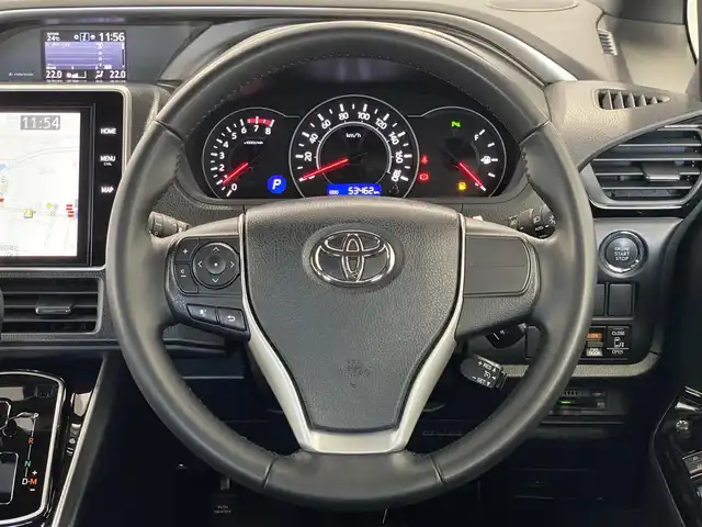 トヨタ ヴォクシー ZS 煌Ⅲ 岐阜県 2020(令2)年 5.4万km ブラック 特別仕様車/純正10インチナビ（OP）/（フルセグTV/CD/DVD/Bluetooth）/バックカメラ/トヨタセーフティセンス/・プリクラッシュセーフティ【PCS】/・オートマチックハイビーム【AHB】/・レーンディパーチャーアラート【LDA】/クルーズコントロール/クリアランスソナー前後/両側パワースライドドア/Bi-Beam LEDヘッドライト/革巻きステアリング/MTモード付AT/リヤオートエアコン/純正16インチAW/純正フロアマット/純正ドアバイザー/純正ビルトインETC/スマートキー×2