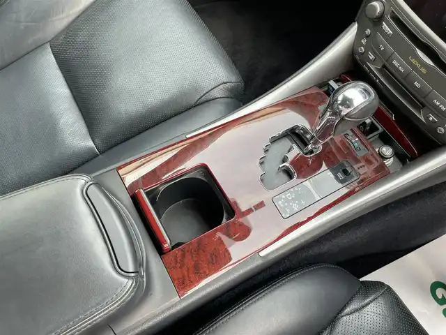レクサス ＩＳ 350 バージョンL 和歌山県 2006(平18)年 13.1万km ブラック 純正ナビ/（ワンセグTV/CD/AM/FM/MD)/クルーズコントロール（追従なし）/TRC/シートヒーター/エアシート/D/Nメモリ付きパワーシート/プッシュスタート/リア電動サンシェード/純正フロアマット/スペアキー×１/保証書/取扱説明書