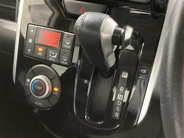 ダイハツ タント カスタム RS スマセレSA&SN 大阪府 2014(平26)年 2.7万km パールホワイトⅢ 純正ナビ(フルセグ/DVD再生/Bluetooth) バックカメラ ETC 衝突軽減 アイドリングストップ 両側パワースライドドア オートライト スマートキー プッシュスタート オートエアコン