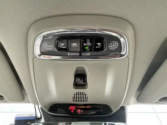 ボルボ ＸＣ６０ D4 AWD インスクリプション 千葉県 2020(令2)年 5.3万km デニムブルーメタリック ハーマンカードン/パノラミックスライディングルーフ/衝突軽減ブレーキ/レーンキープアシスト/レーダークルーズコントロール/クリアランスソナー/ブラインドスポットモニター/純正メーカーディスプレイナビ/　フルセグ/BT/USB/カープレイ/全方位カメラ/スタリングスイッチ/MTモード/ETC/パワーバックドア/レザーシート(白)/パワーシート(D/N席)/2メモリシート(D/N席)/シートヒーター(D/N/2列席)/エアシート(D/N席)/スマートキー/LEDヘッドライト/オートライト/純正フロアマット