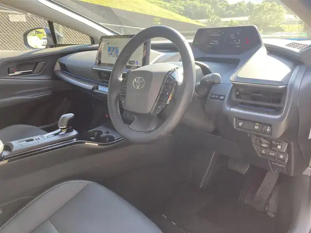 トヨタ プリウス Z 長崎県 2024(令6)年 0.3万km アティチュードブラックマイカ トヨタセーフティセンス/・衝突被害軽減ブレーキ/・レーダークルーズコントロール/・レーンキープアシスト/・オートマチックハイビーム/黒革シート/(シートヒーター/エアシート)/パワーシート/全方位カメラ・バックカメラ/パーキングアシスト/電子パーキング/オートホールド機能/デジタルインナーミラー/ワイヤレス充電/パワーバックドア/ビルトインETC/LEDオートヘッドライト/純正ディスプレイオーディオ/(Bluetooth接続・フルセグTV)