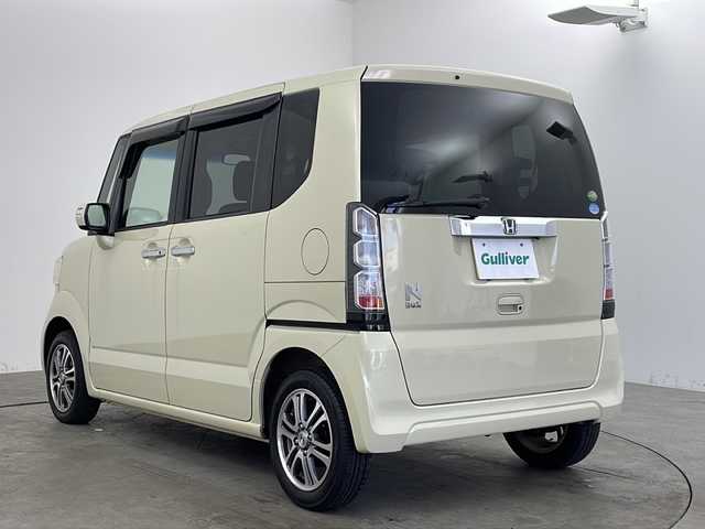 ホンダ Ｎ ＢＯＸ G SSパッケージ 兵庫県 2013(平25)年 2.9万km ヒダマリアイボリーパール ・純正メモリナビ/・CD/DVD/USB/SD/VTR/・両側パワースライドドア/・横滑り防止装置/・ドライブレコーダー（前後）/・バックカメラ/・ETC/・スマートキー/・プッシュスタート/・ステアリングスイッチ/・ベンチシート/・純正フロアマット/・純正アルミホイール/・電動格納ミラー
