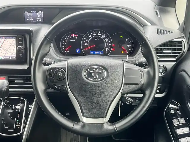 トヨタ ヴォクシー ZS 煌Ⅱ 島根県 2020(令2)年 4万km ブラッキッシュアゲハガラスフレーク 純正ＳＤナビ　/フルセグＴＶ　/ＤＶＤ再生　/Ｂｌｕｅｔｏｏｔｈ　/バックカメラ　/フリップダウンモニター　/ビルトインＥＴＣ　/クル－ズコントロール　/両側パワースライド　/レーンキープアシスト　/衝突軽減ブレーキ　/前後コーナーセンサー/オートハイビーム　/純正LEDライト/社外15インチアルミホイール