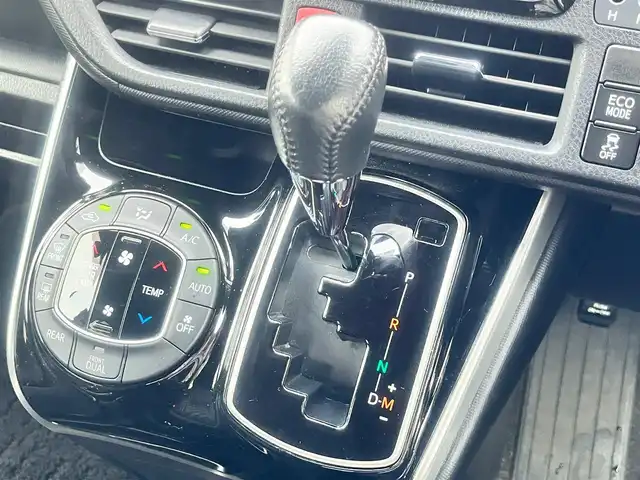 トヨタ ヴォクシー ZS 煌Ⅱ 島根県 2020(令2)年 4万km ブラッキッシュアゲハガラスフレーク 純正ＳＤナビ　/フルセグＴＶ　/ＤＶＤ再生　/Ｂｌｕｅｔｏｏｔｈ　/バックカメラ　/フリップダウンモニター　/ビルトインＥＴＣ　/クル－ズコントロール　/両側パワースライド　/レーンキープアシスト　/衝突軽減ブレーキ　/前後コーナーセンサー/オートハイビーム　/純正LEDライト/社外15インチアルミホイール