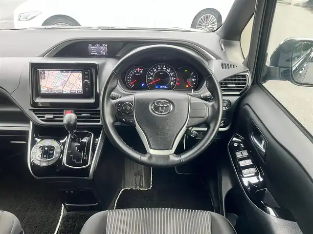 トヨタ ヴォクシー ZS 煌Ⅱ 島根県 2020(令2)年 4万km ブラッキッシュアゲハガラスフレーク 純正ＳＤナビ　/フルセグＴＶ　/ＤＶＤ再生　/Ｂｌｕｅｔｏｏｔｈ　/バックカメラ　/フリップダウンモニター　/ビルトインＥＴＣ　/クル－ズコントロール　/両側パワースライド　/レーンキープアシスト　/衝突軽減ブレーキ　/前後コーナーセンサー/オートハイビーム　/純正LEDライト/社外15インチアルミホイール