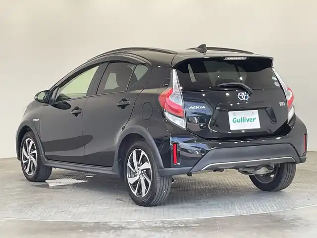 トヨタ アクア クロスオーバー 栃木県 2018(平30)年 6.2万km ブラックマイカ ALPINEナビ/（CD/DVD/フルセグTV/Bluetooth/MSV）/バックカメラ/トヨタセーフティセンス/・プリクラッシュセーフティ/・レーントレーシングアシスト/・レーンディパーチャーアラート/ETC/ハーフレザーシート/純正AW/純正フロアマット/LEDヘッドライト/フロントフォグ/ドアバイザー/ルーフレール