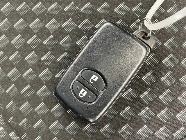 トヨタ アクア クロスオーバー 栃木県 2018(平30)年 6.2万km ブラックマイカ ALPINEナビ/（CD/DVD/フルセグTV/Bluetooth/MSV）/バックカメラ/トヨタセーフティセンス/・プリクラッシュセーフティ/・レーントレーシングアシスト/・レーンディパーチャーアラート/ETC/ハーフレザーシート/純正AW/純正フロアマット/LEDヘッドライト/フロントフォグ/ドアバイザー/ルーフレール