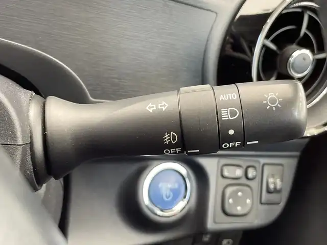 トヨタ アクア クロスオーバー 栃木県 2018(平30)年 6.2万km ブラックマイカ ALPINEナビ/（CD/DVD/フルセグTV/Bluetooth/MSV）/バックカメラ/トヨタセーフティセンス/・プリクラッシュセーフティ/・レーントレーシングアシスト/・レーンディパーチャーアラート/ETC/ハーフレザーシート/純正AW/純正フロアマット/LEDヘッドライト/フロントフォグ/ドアバイザー/ルーフレール