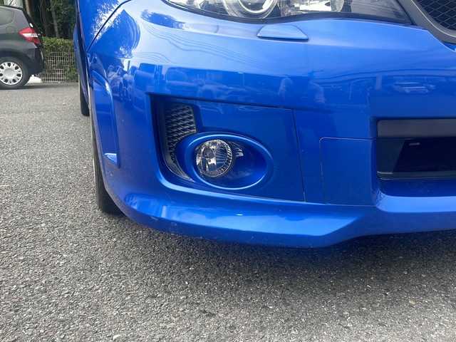 スバル インプレッサ ＷＲＸ 京都府 2012(平24)年 12.7万km WRブルーマイカ carrozzeriaナビ（AVIC-HRZ900））/・ワンセグTV/CD/DVD/BT Audio/ETC/社外デジタルインナーミラードラレコ/プッシュスタート/社外車高調/社外エアクリ/社外ステアリング（エアバック無）/社外テールランプ/運転席パワーシート/純正足回り車載/純正ステアリング車載/純正テールランプ車載/タイミングベルト交換済（記録簿有）/ウォーターポンプ交換済（記録簿有）/サーモスタット交換済（記録簿有）