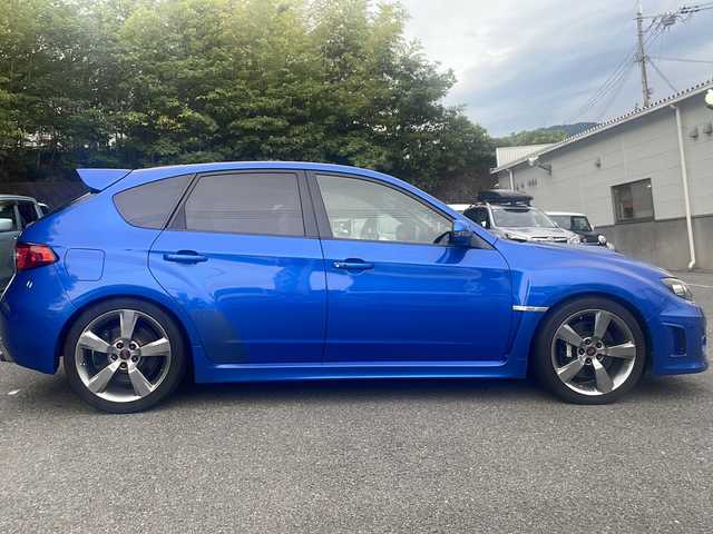 スバル インプレッサ ＷＲＸ 京都府 2012(平24)年 12.7万km WRブルーマイカ carrozzeriaナビ（AVIC-HRZ900））/・ワンセグTV/CD/DVD/BT Audio/ETC/社外デジタルインナーミラードラレコ/プッシュスタート/社外車高調/社外エアクリ/社外ステアリング（エアバック無）/社外テールランプ/運転席パワーシート/純正足回り車載/純正ステアリング車載/純正テールランプ車載/タイミングベルト交換済（記録簿有）/ウォーターポンプ交換済（記録簿有）/サーモスタット交換済（記録簿有）
