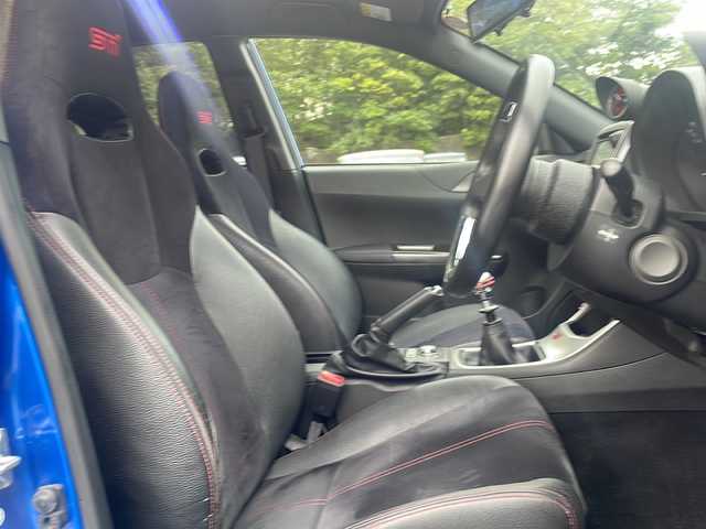 スバル インプレッサ ＷＲＸ 京都府 2012(平24)年 12.7万km WRブルーマイカ carrozzeriaナビ（AVIC-HRZ900））/・ワンセグTV/CD/DVD/BT Audio/ETC/社外デジタルインナーミラードラレコ/プッシュスタート/社外車高調/社外エアクリ/社外ステアリング（エアバック無）/社外テールランプ/運転席パワーシート/純正足回り車載/純正ステアリング車載/純正テールランプ車載/タイミングベルト交換済（記録簿有）/ウォーターポンプ交換済（記録簿有）/サーモスタット交換済（記録簿有）