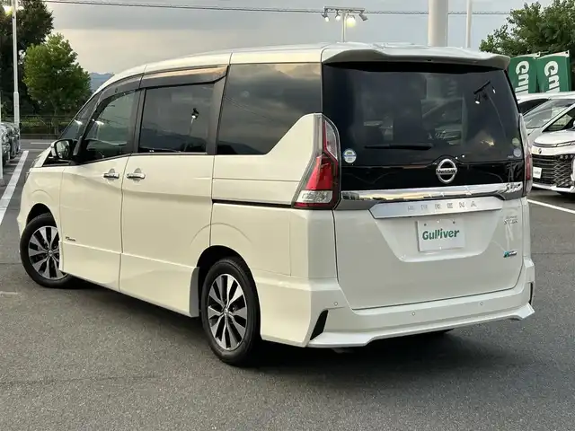 日産 セレナ ハイウェイスター 奈良県 2016(平28)年 4.8万km ブリリアントホワイトパール 純正ナビ/（フルセグ／ＢＴ／ＣＤ／ＤＶＤ）/フリップダウンモニター/クルーズコントロール/アラウンドビューモニター/前後コーナーセンサー/衝突軽減システム/パーキングアシスト/片側パワースライドドア/ＬＥＤヘッドライト/オートライト/純正15インチAW/保証書/取り扱い説明書