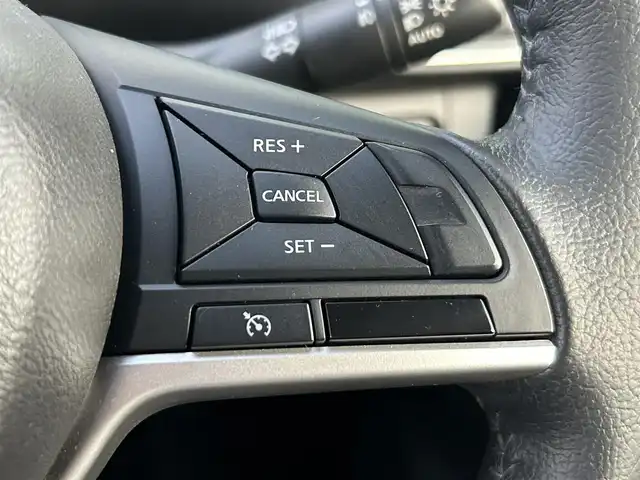 日産 セレナ ハイウェイスター 奈良県 2016(平28)年 4.8万km ブリリアントホワイトパール 純正ナビ/（フルセグ／ＢＴ／ＣＤ／ＤＶＤ）/フリップダウンモニター/クルーズコントロール/アラウンドビューモニター/前後コーナーセンサー/衝突軽減システム/パーキングアシスト/片側パワースライドドア/ＬＥＤヘッドライト/オートライト/純正15インチAW/保証書/取り扱い説明書