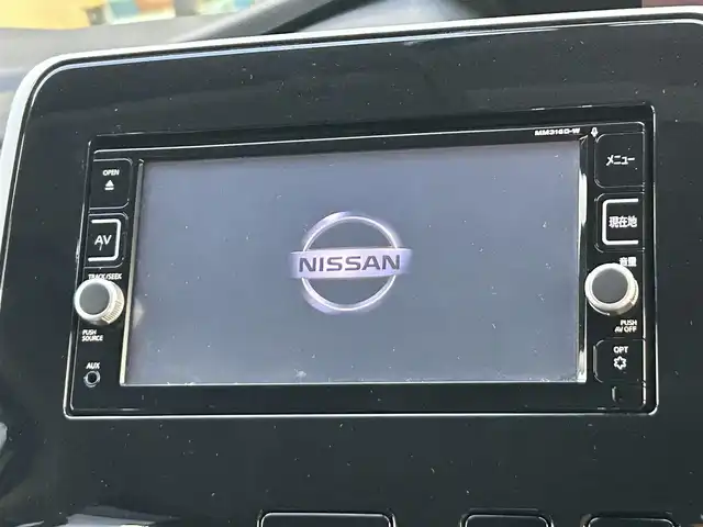 日産 セレナ ハイウェイスター 奈良県 2016(平28)年 4.8万km ブリリアントホワイトパール 純正ナビ/（フルセグ／ＢＴ／ＣＤ／ＤＶＤ）/フリップダウンモニター/クルーズコントロール/アラウンドビューモニター/前後コーナーセンサー/衝突軽減システム/パーキングアシスト/片側パワースライドドア/ＬＥＤヘッドライト/オートライト/純正15インチAW/保証書/取り扱い説明書