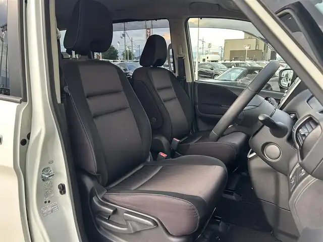 日産 セレナ ハイウェイスター 奈良県 2016(平28)年 4.8万km ブリリアントホワイトパール 純正ナビ/（フルセグ／ＢＴ／ＣＤ／ＤＶＤ）/フリップダウンモニター/クルーズコントロール/アラウンドビューモニター/前後コーナーセンサー/衝突軽減システム/パーキングアシスト/片側パワースライドドア/ＬＥＤヘッドライト/オートライト/純正15インチAW/保証書/取り扱い説明書