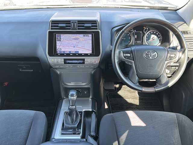 トヨタ ランドクルーザー プラド 秋田県 2018(平30)年 3.7万km アバンギャルドブロンズメタリック 純正SDナビ/純正CD、DVD、BT、フルセグTV/社外20インチAW/純正AWスタッドレスタイヤ積込み/バックカメラ/前後コーナーセンサー/４WD/スペアキー/取説、保証書