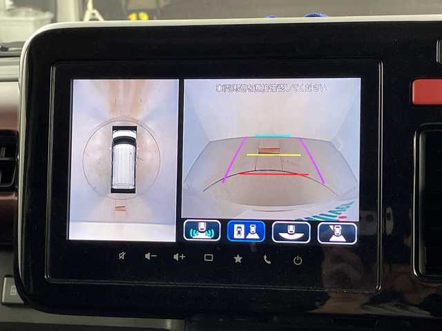 スズキ スペーシア カスタム HYBRID XS 愛知県 2024(令6)年 1.4万km ピュアホワイトP 禁煙車/ワンオーナー/純正９インチナビ/（AM/FM/USB/Bluetooth/フルセグTV）/全方位カメラ/ヘッドアップディスプレイ/スズキセーフティサポート/・衝突軽減ブレーキ/・レーンキープアシスト/・レーダークルーズコントロール/・オートマチックハイビーム/・クリアランスソナー/オットマン/ステアリングヒーター/前席シートヒーター/ベンチシート/両側パワースライドドア/LEDヘッドライト/オートライト/フロントフォグランプ/純正１５インチアルミホイール/純正フロアマット/スマートキー/スペアキー有/プッシュスタート/オートホールド/電子パーキングブレーキ/オートエアコン/横滑り防止装置/ステアリングスイッチ