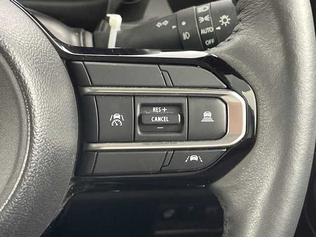 スズキ スペーシア カスタム HYBRID XS 愛知県 2024(令6)年 1.4万km ピュアホワイトP 禁煙車/ワンオーナー/純正９インチナビ/（AM/FM/USB/Bluetooth/フルセグTV）/全方位カメラ/ヘッドアップディスプレイ/スズキセーフティサポート/・衝突軽減ブレーキ/・レーンキープアシスト/・レーダークルーズコントロール/・オートマチックハイビーム/・クリアランスソナー/オットマン/ステアリングヒーター/前席シートヒーター/ベンチシート/両側パワースライドドア/LEDヘッドライト/オートライト/フロントフォグランプ/純正１５インチアルミホイール/純正フロアマット/スマートキー/スペアキー有/プッシュスタート/オートホールド/電子パーキングブレーキ/オートエアコン/横滑り防止装置/ステアリングスイッチ