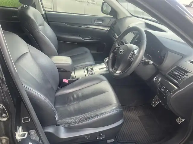 スバル レガシィ ツーリングワゴン 2．0GT DIT アイサイト 愛知県 2013(平25)年 9.5万km クリスタルブラックシリカ 車検　令和9年10月/アイサイト/衝突回避支援ブレーキサポート/車線逸脱警報機能/ストラーダHDDナビTV/地デジ　フルセグ/DVDビデオ&CD/Bluetoothオーディオ/バックカメラ/レーダークルーズコントロール/黒革シート&シートヒーター/D&N席パワーシート/ステアリングスイッチ/ステアシフト/ＥＴＣ/インテリジェントキー×2ケ/プッシュスタート/キセノンヘッドライト/オートライト/ホイール付きスタッドレスタイヤ積込み