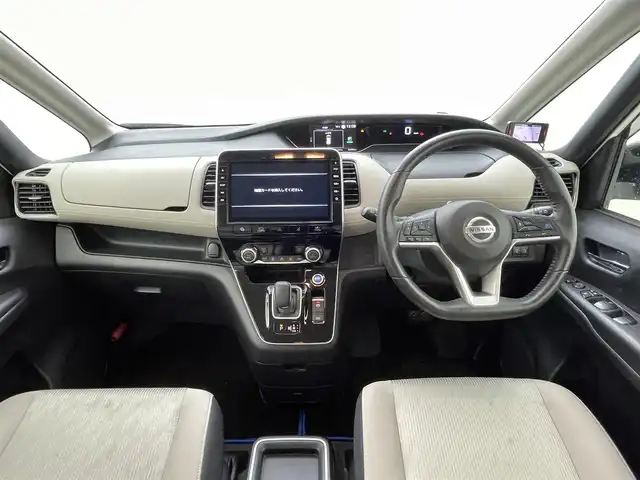 日産 セレナ e－パワー ハイウェイスター V 熊本県 2020(令2)年 5.5万km ブリリアントホワイトパール 禁煙車　/純正ナビ（ＣＤ・ＤＶＤ・ＢＴ・フルセグ・ＳＤ・ＵＳＢ）/全周囲カメラ　/純正前方ドライブレコーダー　/ビルトインＥＴＣ　/両側パワースライドドア　/前後クリアランスソナー　/レーダークルーズコントロール/衝突軽減システム/レーンキープアシスト/横滑り防止/ブラインドスポット/純正フロアマット/純正１６インチAW/オートライト/LEDヘッドライト/フォグライト/スマートキー/プッシュスタート/保証書/取扱説明書