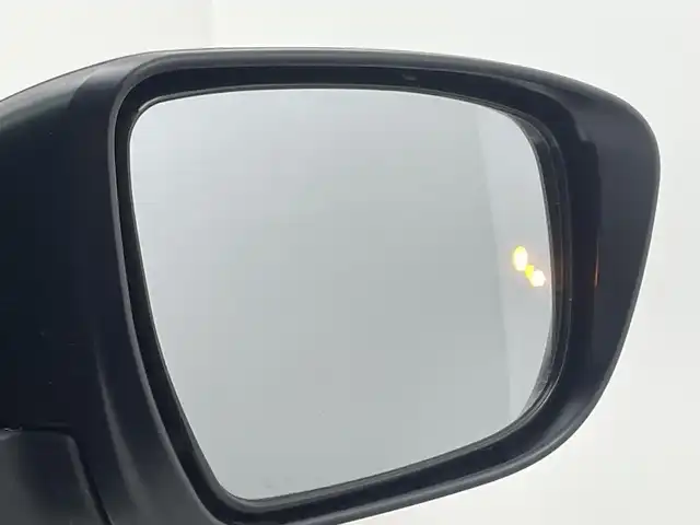 日産 セレナ e－パワー ハイウェイスター V 熊本県 2020(令2)年 5.5万km ブリリアントホワイトパール 禁煙車　/純正ナビ（ＣＤ・ＤＶＤ・ＢＴ・フルセグ・ＳＤ・ＵＳＢ）/全周囲カメラ　/純正前方ドライブレコーダー　/ビルトインＥＴＣ　/両側パワースライドドア　/前後クリアランスソナー　/レーダークルーズコントロール/衝突軽減システム/レーンキープアシスト/横滑り防止/ブラインドスポット/純正フロアマット/純正１６インチAW/オートライト/LEDヘッドライト/フォグライト/スマートキー/プッシュスタート/保証書/取扱説明書