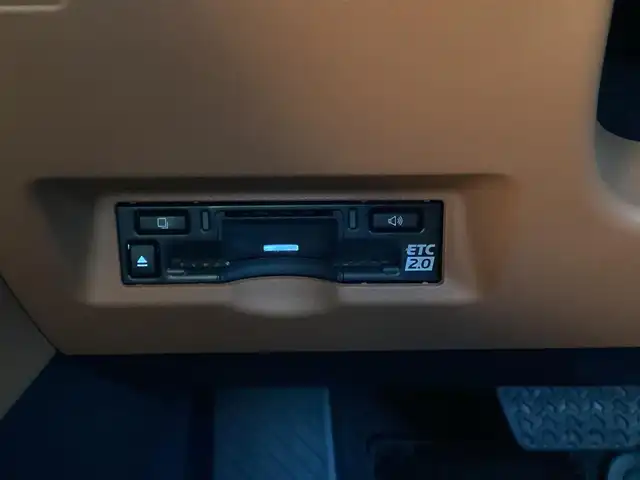 トヨタ ヴェルファイア Z プレミア 福島県 2025(令7)年 0.9万km ブラック  ワンオーナー / 4WD/ トヨタセーフティセンス/ プリクラッシュセーフティ/ レーンディパーチャーアラート/ オートクルーズコントロール/ プロアクティブドライビングアシスト/ フロントクロストラフィックアラート/ ブラインドスポットモニター/ 純正14型HDディスプレイオーディオ/ パノラミックビューモニター/ 13.2型有機EL後席モニター/ 両側パワースライドドア/ デジタルインナーミラー/ 3眼ヘッドライト/ スーパーロングオーバーヘッドコンソール/ 10スピーカー/ エグゼティブパワーシート（セカンドシート）/ パワーバックドア/ 置くだけ充電/ ナノイー/ 前後左右パワーシート/ シートヒーター&ベンチレーション/ カラーヘッドアップディスプレイ/ 電動パーキング（オートホールド）