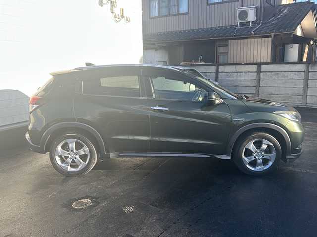 ホンダ ヴェゼル ハイブリッド X Lパッケージ 長野県 2014(平26)年 11.4万km ミスティックグリーンパール (株)IDOMが運営する【じしゃロン長野店】の自社ローン専用車両になりますこちらは現金またはオートローンご利用時の価格です。自社ローンご希望の方は別途その旨お申付け下さい/社外ナビ/バックカメラ/ETC/パドルシフト