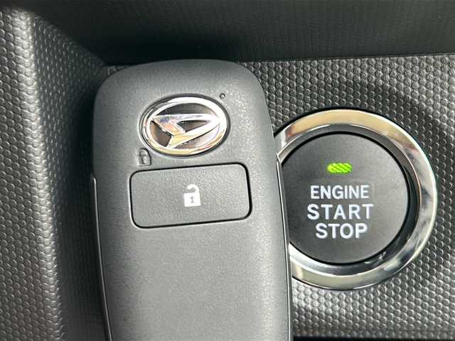 ダイハツ タフト G クロムベンチャー 山形県 2025(令7)年 0.1千km ブラックマイカメタリック ４WD/禁煙車/スマートアシスト/純正ナビ/（AM/FM/フルセグ/BT）/フォグランプ/革巻きハンドル/ステアリングスイッチ/シートヒーター/サンルーフ/前後コーナーセンサー/アダプティブクルーズコントロール/メッキグリル/リアガーニッシュ/リアヒーターダクト/カラードドアミラー/レーンキープアシスト/ルーフレール